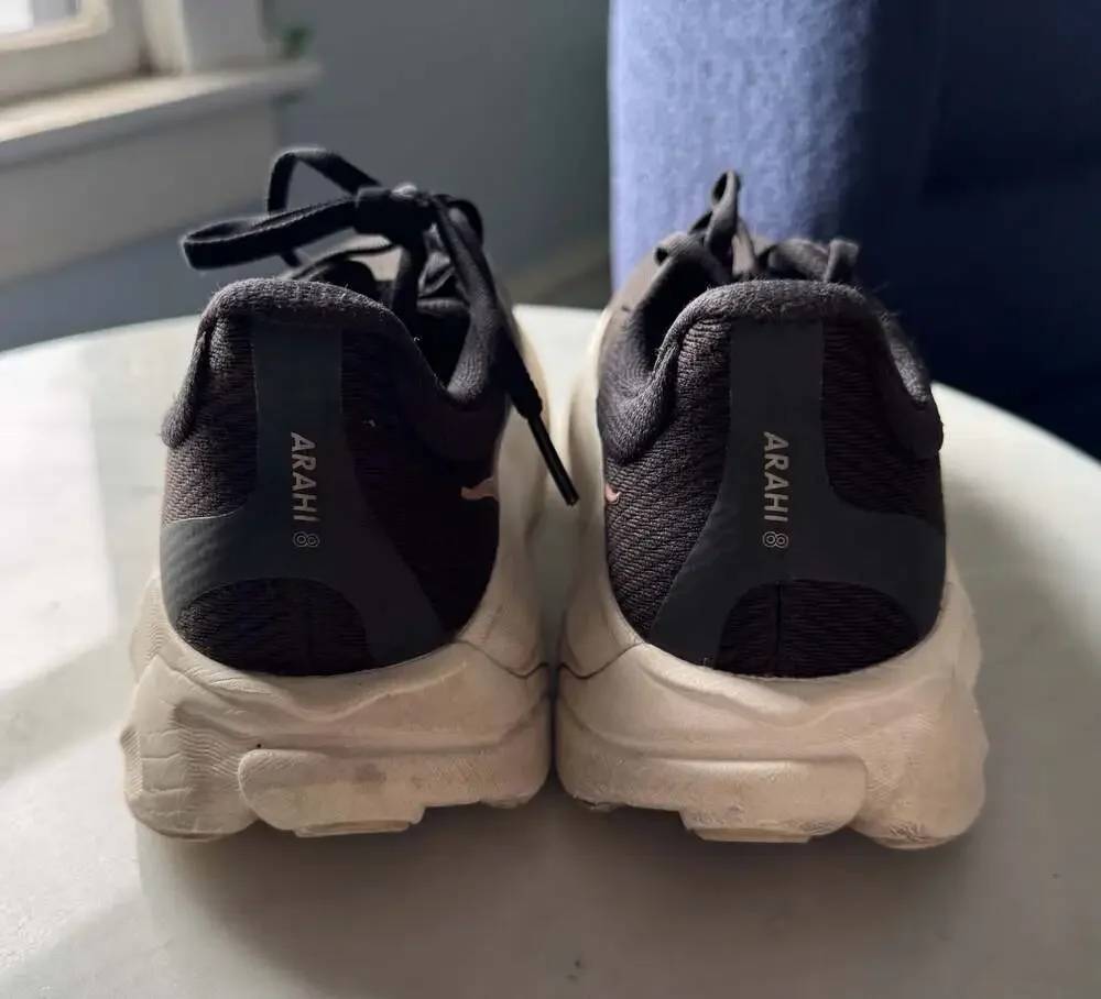 Hoka Women's Arahi 8 Running Shoes in Black/Rose Gold Size 8.5 - Picture 5 of 9